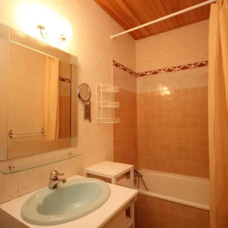 Beau Duplex 3 Pieces Avec Balcon, Parking, A 150m Du Centre Du Mont-dore Et 400m Des Thermes - Fr-1-608-187 *
